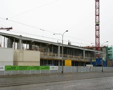 <p>Początek Arkad Wrocławskich - budowa na przestrzeni lat 2005-2007</p>